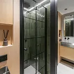 Stylish Designer Loft In Trendiest District Apartman