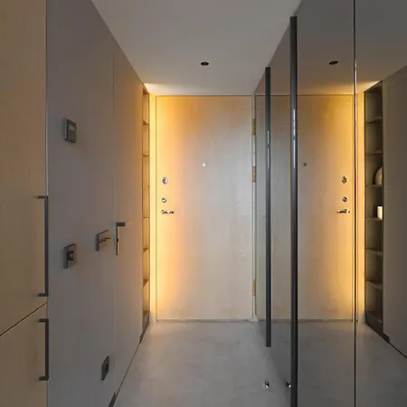 Апартаменты Stylish Designer Loft In Trendiest District *