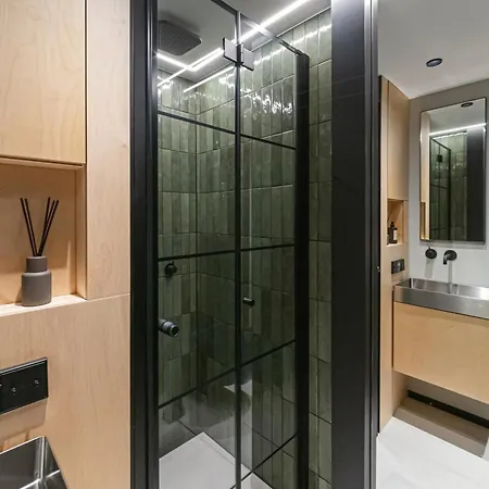 Stylish Designer Loft In Trendiest District Apartman