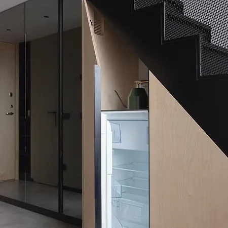 Stylish Designer Loft In Trendiest District *