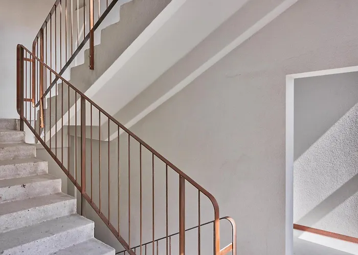 Butas Stylish Designer Loft In Trendiest District *