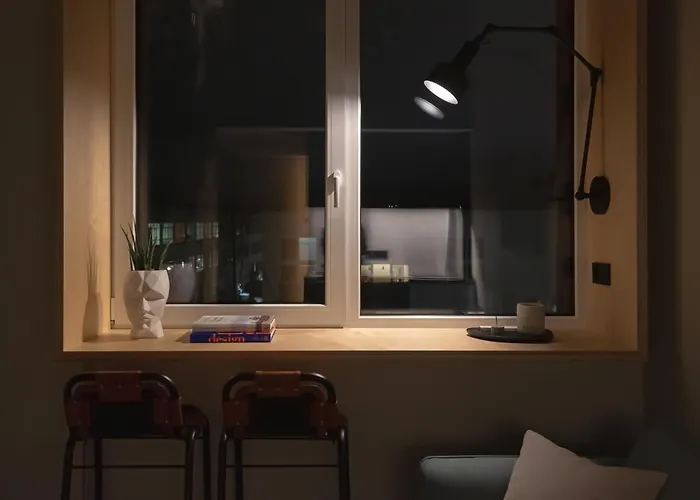 Stylish Designer Loft In Trendiest District Lejlighed *