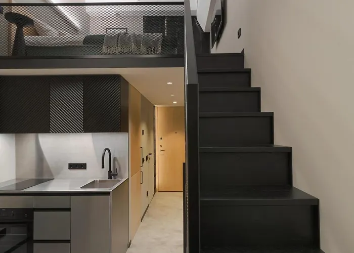 Stylish Designer Loft In Trendiest District Lejlighed