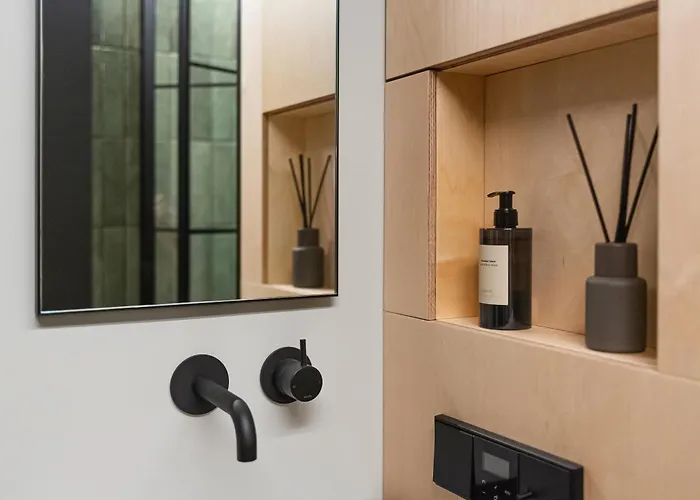 Stylish Designer Loft In Trendiest District