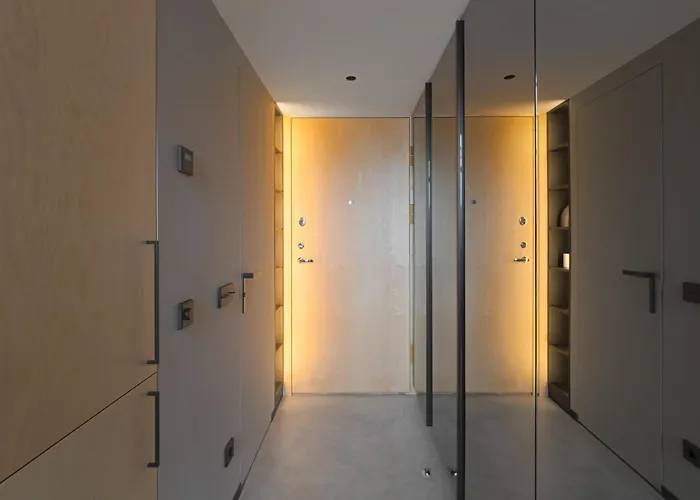 Butas Stylish Designer Loft In Trendiest District *