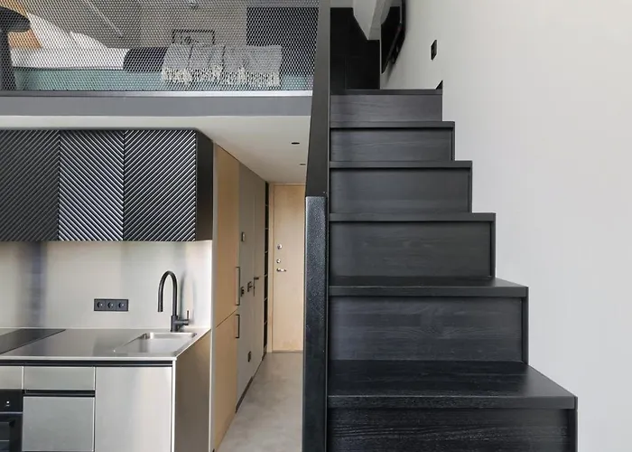 Butas Stylish Designer Loft In Trendiest District *