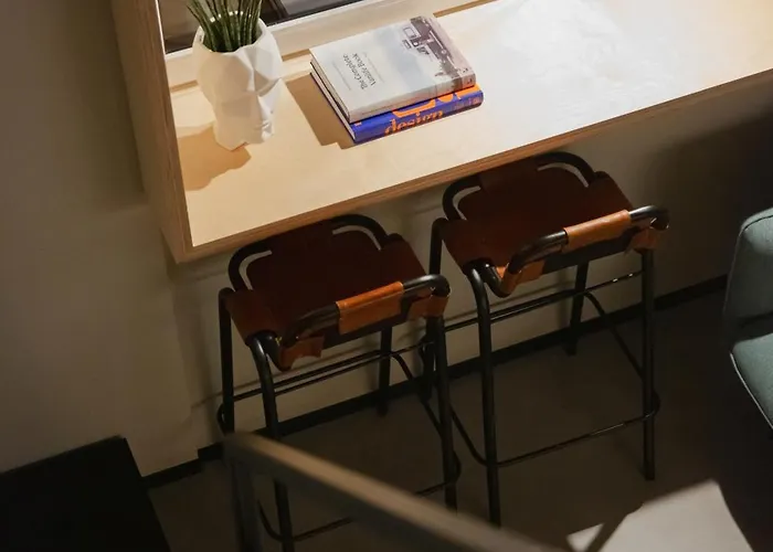 Stylish Designer Loft In Trendiest District Lejlighed *