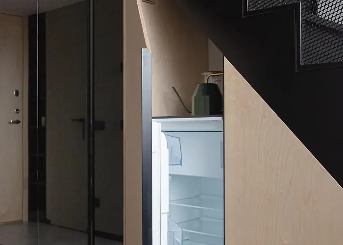 Stylish Designer Loft In Trendiest District *