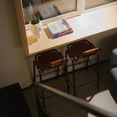 Stylish Designer Loft In Trendiest District 公寓 *