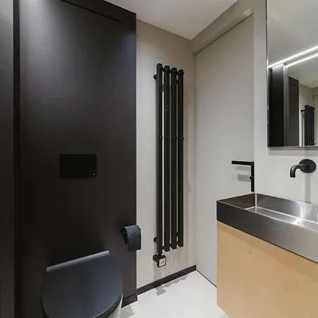 Stylish Designer Loft In Trendiest District 公寓 *