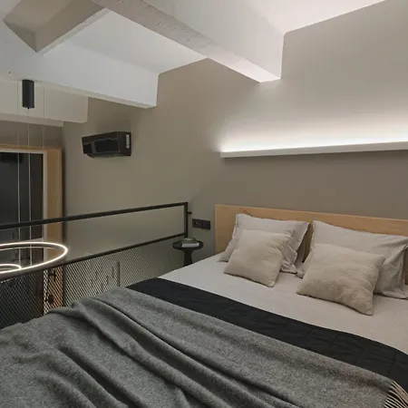 Stylish Designer Loft In Trendiest District Appartement Vilnius