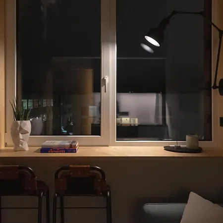 Stylish Designer Loft In Trendiest District Apartment *