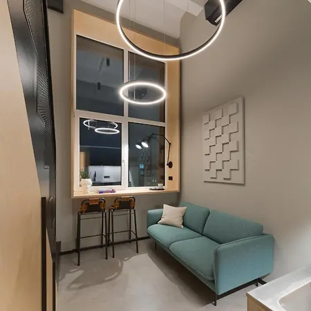 Stylish Designer Loft In Trendiest District