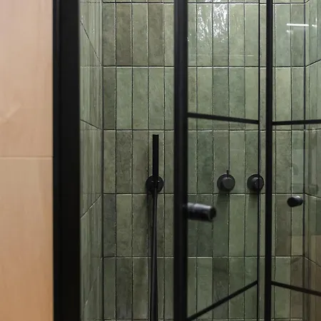 Stylish Designer Loft In Trendiest District